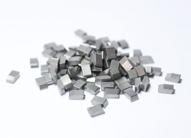 92.5 HRA Tungsten Carbide Saw Tip Alat pemotong ISO14001 2004