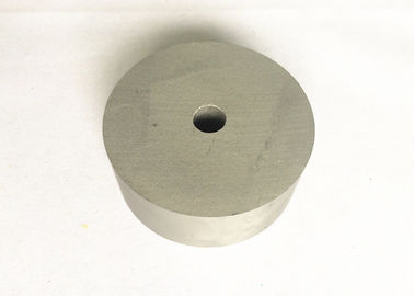 Tutup Sekrup Kekuatan Tinggi Membentuk Tungsten Carbide Die YG11 YG15 YG20 WC Cobalt