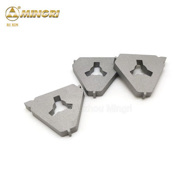 Bahan Baku Hip Sintering Tungsten Carbide Cutting Tips Segitiga Untuk Penggunaan Yang Bersih Dalam Alur